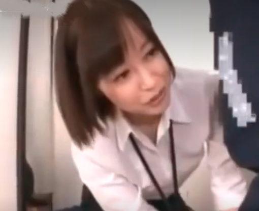 【淫乱お姉さん×喉奥まで咥える】立ったままハメられオッパイ揺らしながら感じちゃう！仕事を忘れてイッテしまいそうｗ