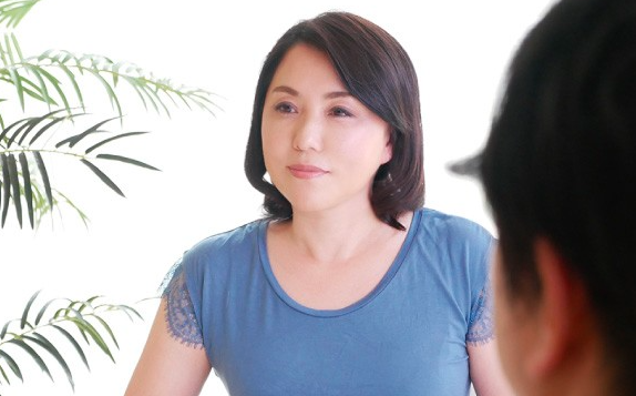 【義熟女×クンニ責め】若い男のサオをアソコでグイグイと締め付けちゃう！激しく責められ狂ってしまいそうｗ