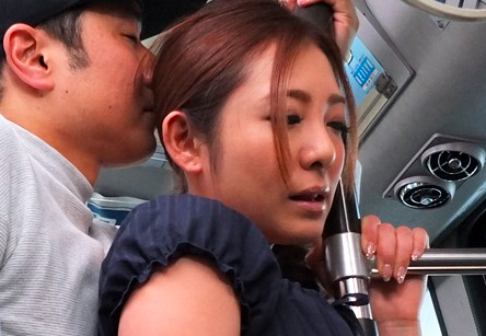 【美人妻×クンニ責め】淫らな手マンされ大股開きになってしまう！後ろから突き上げられオッパイを振るわせイッちゃうｗ