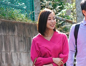 【美熟女×フェラ抜き】若い男にバックから突き上げられ背中を反らせて感じちゃう！アソコを締め付けザーメン絞り取ってあげるｗ