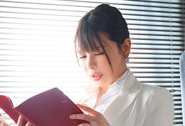 【パンスト美女×クンニ責め】バックからパコられ巨乳を揺り乱す！正常位で突かれて大股開きでアソコを締め付けちゃうｗ
