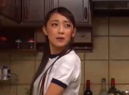 【ブルマ美女×立ちバック】義理の息子のサオをしごいて硬くしてあげる！カチカチの肉棒で責められ感じちゃうｗ