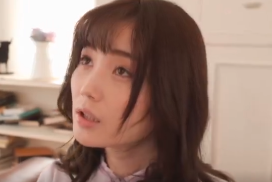 【色白美女×バイブ責め】激しい手マンされグチョグチョとエロい音が響いちゃう！濡れたアソコでハメられてイッテしまうｗ