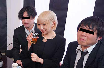 【パンストギャル×フェラ抜き】他人棒に囲まれてアソコがムズムズしてきちゃう！次々しゃぶって硬くしてあげるｗ