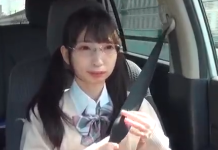 【ロリJK×濃厚フェラ】制服姿で立ったままハメられちゃう！激しく突き上げられ男にしがみつきイッテしまうｗ