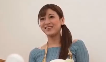 【美人義母×電マ責め】激しい手マンされマン汁が溢れ出ちゃう！濡れたまま立ちバックでハメられエロい顔でイッテしまうｗ