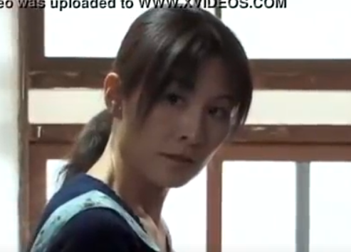 【美人嫁×変態義父】四つん這いでお尻を突き上げバックからハメられちゃう！気持ち良くて自分から腰を使ってしまうｗ