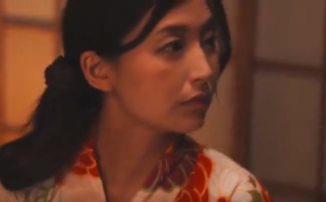 【淫乱熟女×バキュームフェラ】アナルを舐めてサオをカチカチにしてあげる！正常位でハメられ男にしがみつきながらイッちゃうｗ