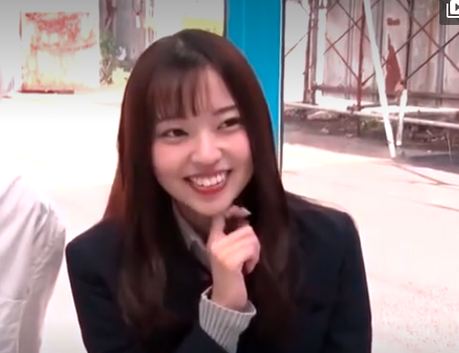 【制服美少女×駅弁ファック】激しいクンニにお尻を突き上げ感じちゃう！騎乗位でハメられ彼氏を忘れてイッテしまうｗ