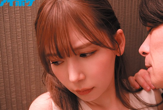 【美人お姉さん×お掃除フェラ】クンニ責めされ体をクネられ感じちゃう！たっぷり中出しされたザーメンをアソコから垂れ流すｗ