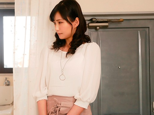 【美人奥さん×連続中出し】立ちバックから他人棒でハメられ髪を振り乱し悶えちゃう！お尻を突き出しイッテしまいそうｗ
