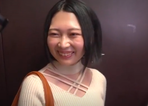 【ストッキング美女×顔面騎乗位】淫らな指使いでアソコをいじられマン汁が溢れ出す！他人棒を咥えてビンビンにさせてあげるｗ