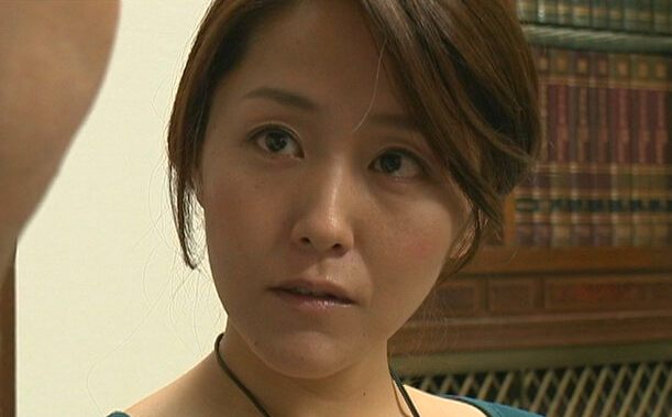 【美熟女×淫らな手コキ】騎乗位で繋がり自分からお尻を上下させちゃう！感じてしまいアナルをヒクヒクさせてイッテしまうｗ
