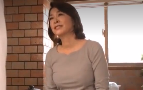 【淫乱おばあちゃん×激イキ】元気なサオをしゃぶりながら自分も濡れてしまう！バックや騎乗位でハメられ中出し許してあげるｗ
