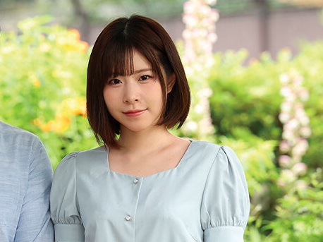 【若奥さん×４P】騎乗位で突き上げられながら2本のサオをフェラさせられちゃう！嫌がりながらもエロい顔になってしまうｗ