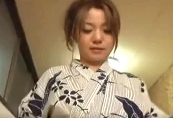 【ムチムチ熟女×手コキ責め】他人棒に騎乗位で跨り巨乳を揺らしながらお尻を振り乱す！気持ち良くてエロいアへ顔してしまうｗ